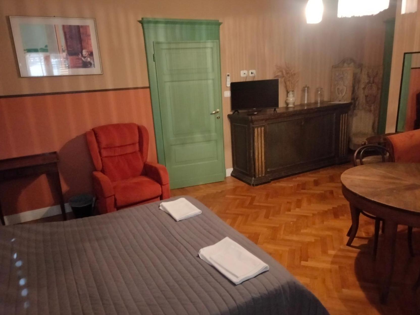 San Petronio Room And Suite Rooms - By Bolognacentro Luxuryh Екстер'єр фото